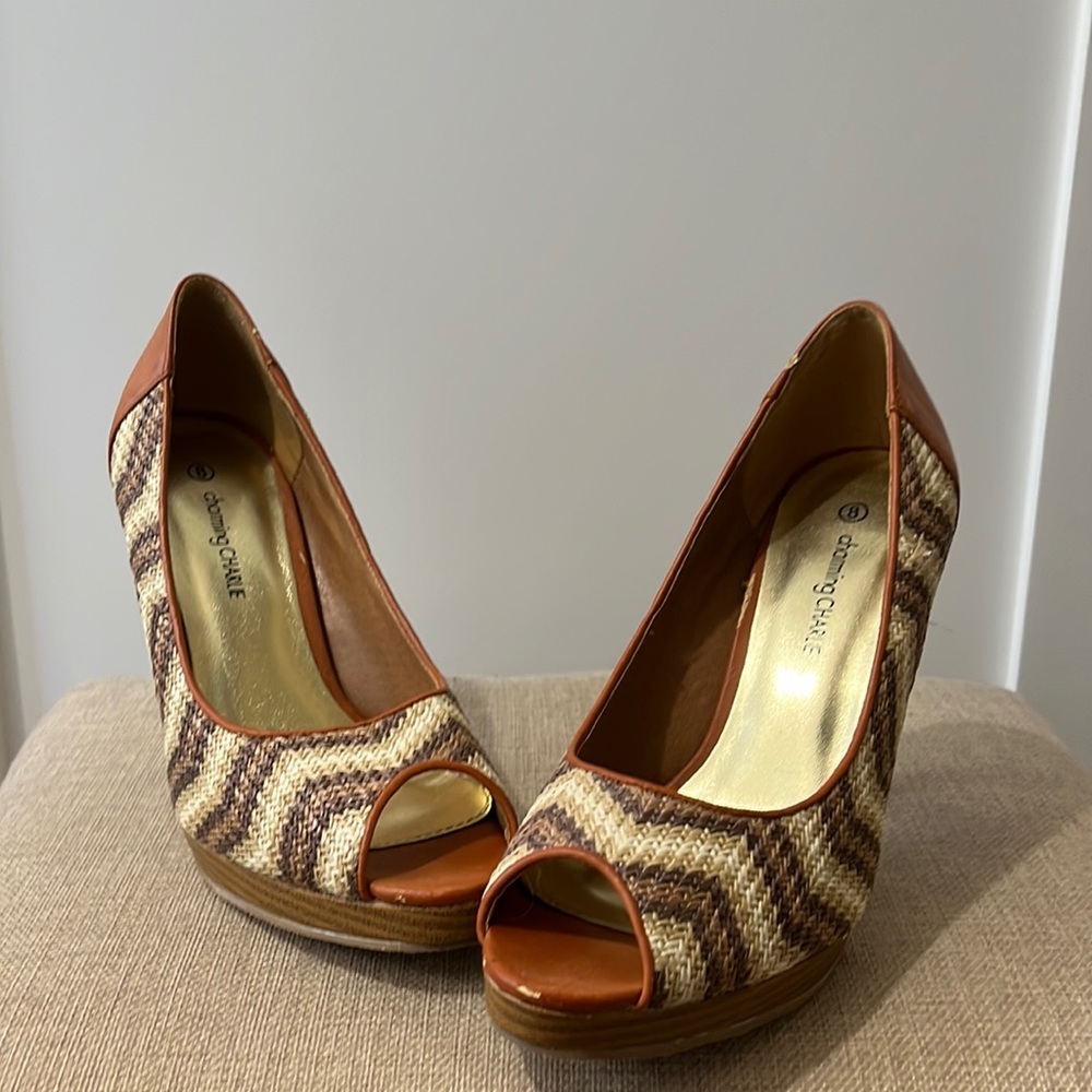 Brown tan orangey heels size 8